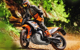 KTM 890 Adventure R 2023 Meluncur, Dilengkapi Fitur dan Tampilan Baru 
