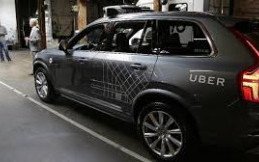 Mobil Tanpa Supir Uber Terguling di Arizona