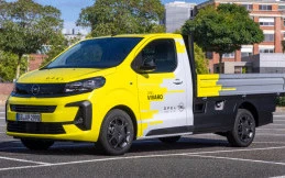 Opel Vivaro Flatbed Usung Mesin 2.2L Turbo Diesel, Makin Perkasa Buat Niaga