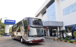 Bus Double Decker Berkapasitas 11.000 cc Ini Punya Tenaga Gahar 