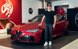 Valtteri Bottas Pamer Koleksi Baru Alfa Romeo Giulia GTAm