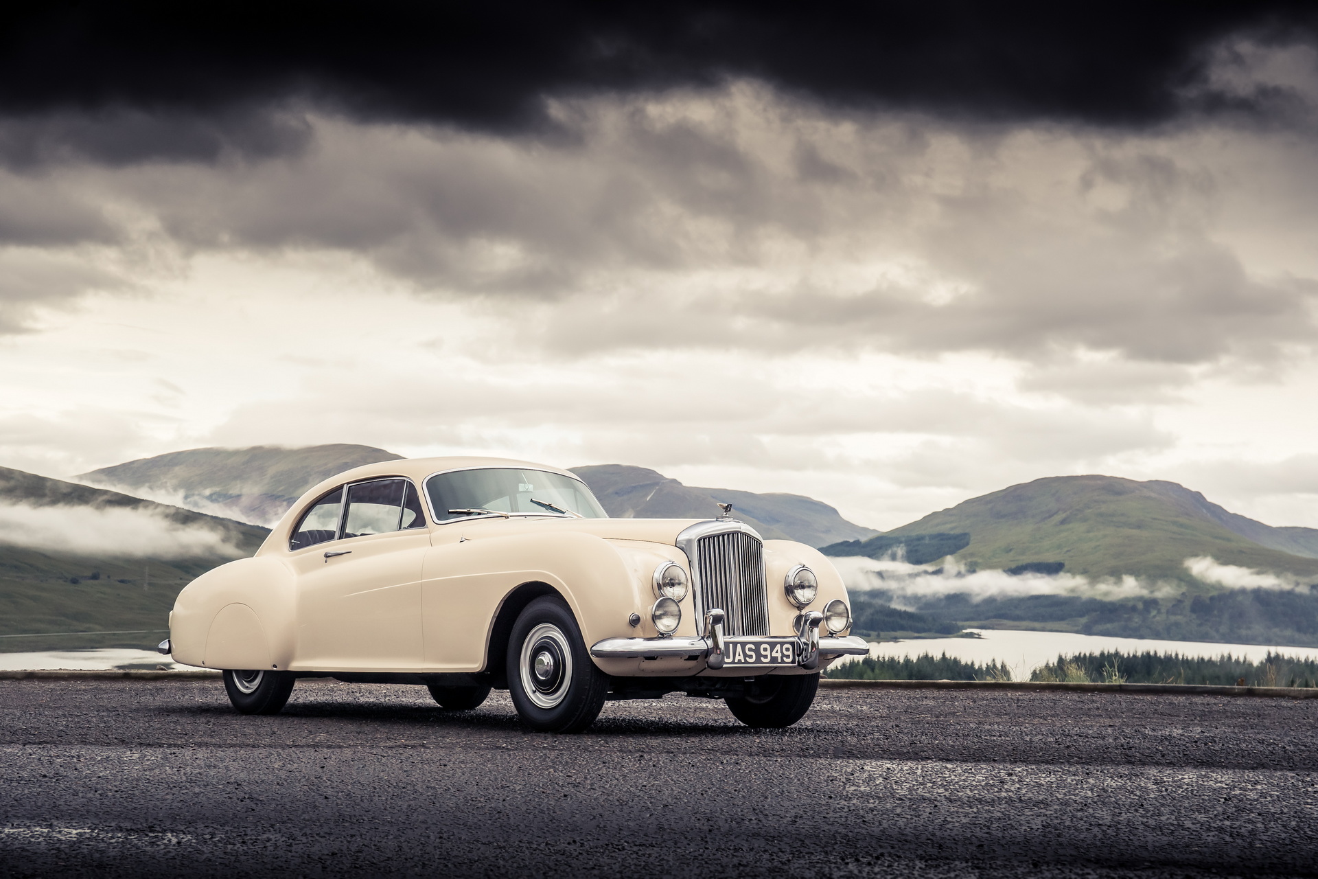 Bentley R-Type Continental, Mobil Legendaris Berusia 70 Tahun