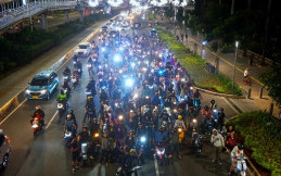 Tak Hanya Riding, Kolaborasi Komunitas Skuter Galang Donasi untuk Bencana Masamba