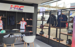 Booth AHM di Sirkuit Mandalika Jual Cendera Mata Eksklusif Honda, Dijual Mulai Rp80 Ribuan