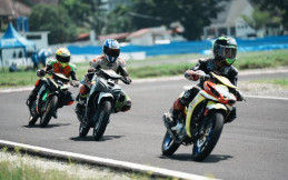 Yamaha Cup Race Hadirkan Kelas Balap Baru Aerox Alpha Drag Battle