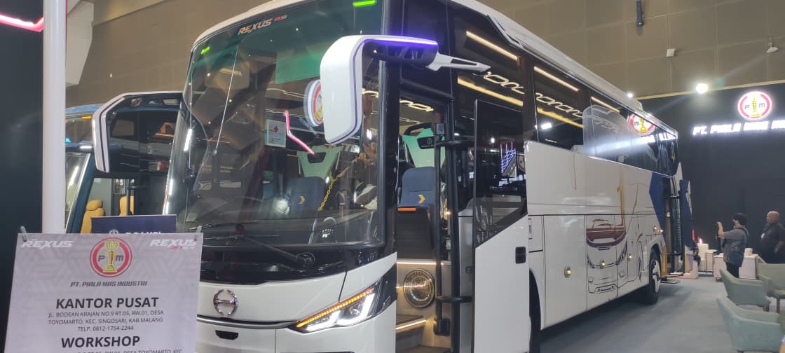 Damri dan Hino Bikin Bus Trayek Lintas 3 Negara