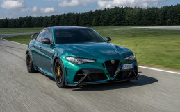 Tampilan Gahar dan Performa Tinggi Alfa Romeo Giulia GTA 