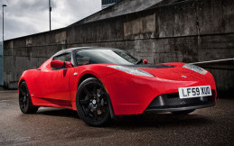 Tesla Siapkan Generasi Terbaru Roadster