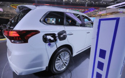 Punya Mitsubishi Outlander PHEV, Ngga Perlu Takut Mati Lampu