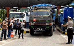 Truk Berlebih Muatan di Jalan akan Didenda Rp24 juta