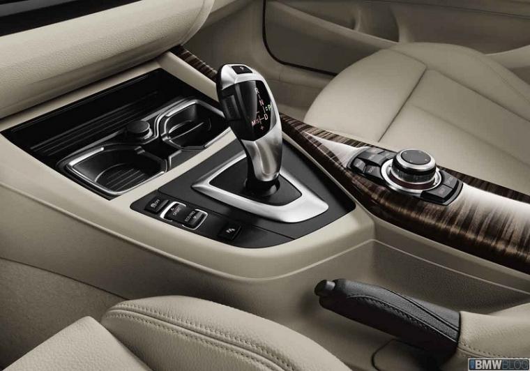 Cara Ketahui Rem Tangan Mobil Harus Segera Diperbaiki