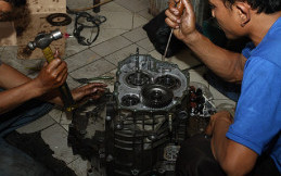 Bagaimana Cara Merawat Transmisi Otomatis?