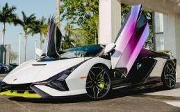 Satu Lagi Lamborghini Sian Diantar, Warnanya Nyentrik!