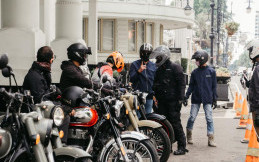 Royal Enfield Ajak Tanam Pohon di Sungai Citarum Jawa Barat