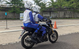 Boncengers, Sudah Tahu Tata Cara yang Benar Ketika di Motor? Yuk Simak