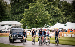 Gandeng Tim Balap Sepeda, Ineos Grenadiers Tampil Perdana di Goodwood Festival of Speed 2021