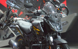 Honda X-Blade 160 Bergaya Adventure Hadir di Auto Expo 2018