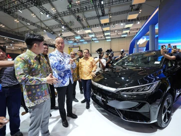 BYD M6 DM dan EV Baru dapat Sorotan Menteri Perindustrian