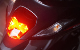 Kebiasaan Tak Sengaja Menarik Tuas Rem, Bikin Lampu Rem Cepat Rusak