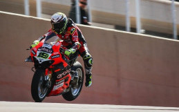 Hasil Race 1 WSBK Argentina : Alvaro Bautista Menang Telak, Toprak Razgatlioglu Kecelakaan