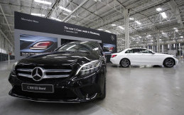 Lagi Mau Beli Mercedes-Benz? Simak Nih Daftar Harganya