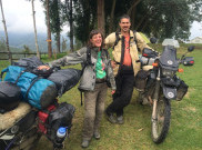 Kisah Suami Istri Menempuh Jarak 81.859 KM Dari Seatle Ke Indonesia