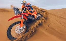 KTM Rilis 450 Rally Replica 2027, Mirip Motor Juara Dakar Terbatas 104 Unit