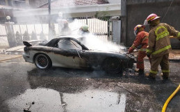 Waduh, Mazda RX-7 Terbakar di Jakarta Selatan