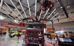 Truk-truk Modern yang Jadi Perhatian Pengunjung GIIAS 2018