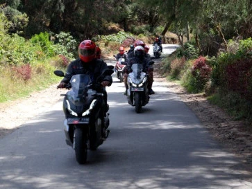 Waspada Abu Vulkanik, Ini Tips Aman Berkendara Sepeda Motor