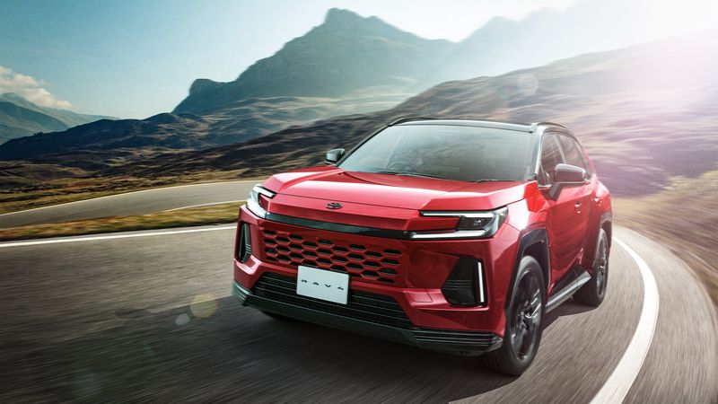 Toyota RAV4 PHEV Dibanderol Rp654 Jutaan, Punya Jarak Tempuh Lebih Jauh