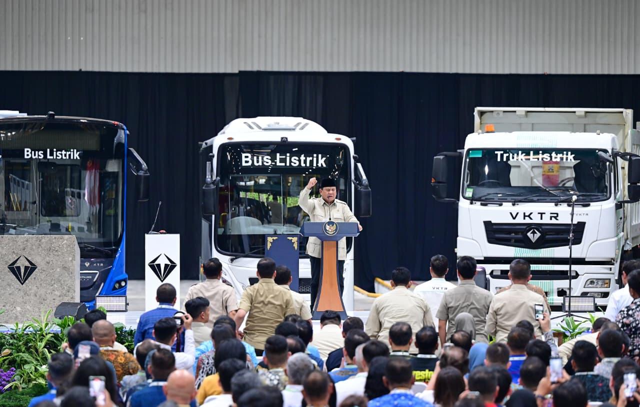 Presiden Prabowo Subianto Targetkan Produksi Massal Sedan Listrik Nasional pada 2028