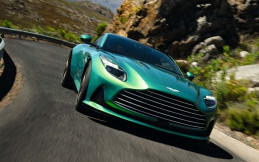 Aston Martin DB12 Pertama Laku Dilelang Rp 23 Miliar