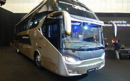 Keren, Mercedes-Benz Rilis 2 Bus Teranyar di Tangerang