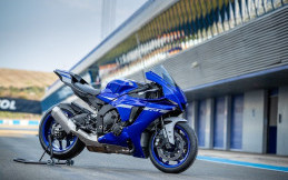 Yamaha Siap Luncurkan 2 Moge R1 Bulan Agustus Ini