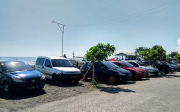 Peduli Lingkungan, Puluhan Pengguna Peugeot Lakukan Aksi Tanam Pohon di Situbondo