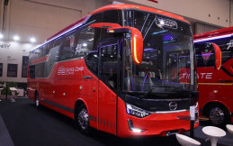 Hino Serahkan 3 Bus dengan Bodi Baru ke PO Efisiensi, PO Sinar Jaya dan PO Subur Jaya