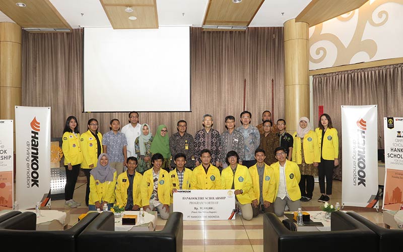 Hankook Indonesia Berikan Beasiswa Kepada Mahasiswa UI
