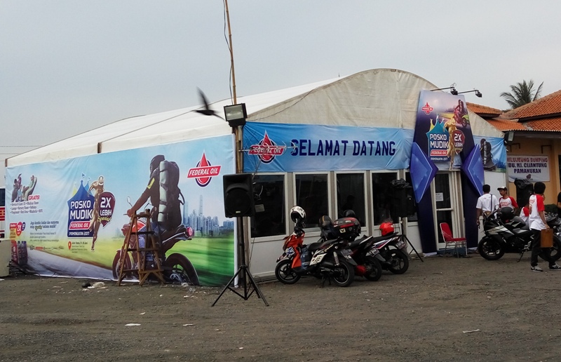Federal Oil Buka Posko Mudik untuk Pengendara Motor di Indramayu
