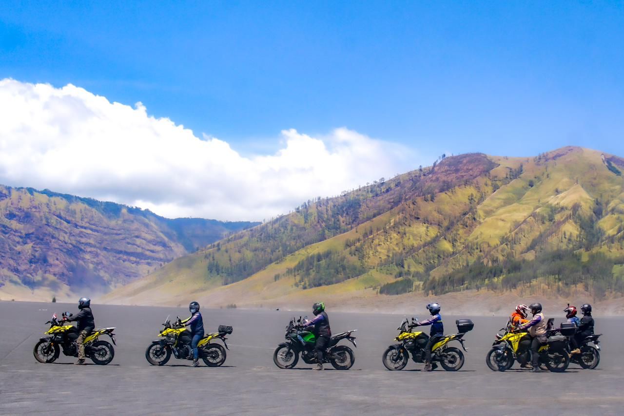 Komunitas V-Strom Indonesia Owners Rayakan Setahun Berdiri di Taman Nasional Bromo