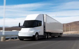 Tesla Semi Resmi Meluncur, Truk Listrik Dengan Kamera Spion dan Jarak Tempuh 550 Km