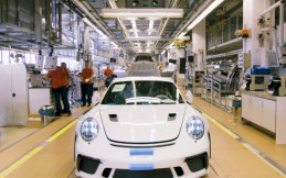 Porsche Belum Tertarik Bangun Pabrik di Tiongkok