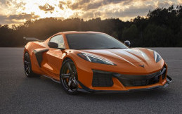 Produksi Pertama Chevrolet Corvette Z06  Dilelang Untuk Kegiatan Amal