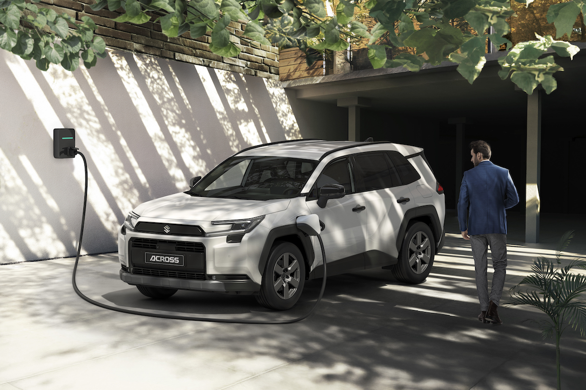5 Hal yang Menjadi Andalan Suzuki Across Plug-in Hybrid Terbaru