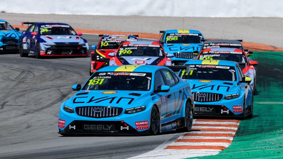 Geely Preface TCR Unjuk Gigi di Ajang Motorsport