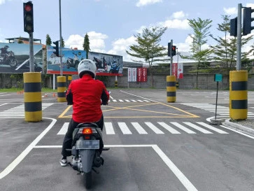 Warna Pada Rambu Lalu Lintas Punya Arti Makna, Ini Penjelasannya