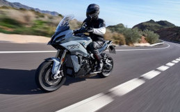 BMW Resmi Luncurkan S 1000 XR di Indonesia