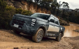Nissan Navara Pro PHEV 2027 Siap Hajar Medan Berat, Kapasitas Towing 3,5 Ton!