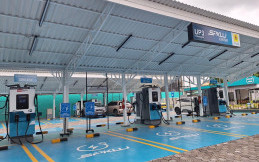 Tingkatkan Infrastruktur Kendaraan Listrik, SPKLU Center Terbesar Resmi Beroperasi di Yogyakarta