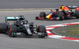 Mercedes-AMG Petronas Fokus ke Musim Depan, Ini Pendapat Pembalap Red Bull Racing